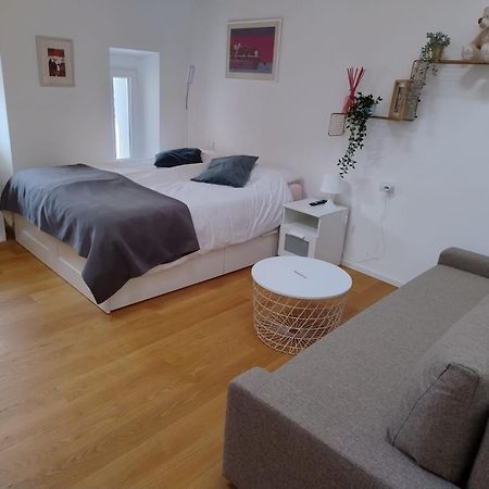 Boutique Apartments Cecilia ตรีเอสเต ภายนอก รูปภาพ