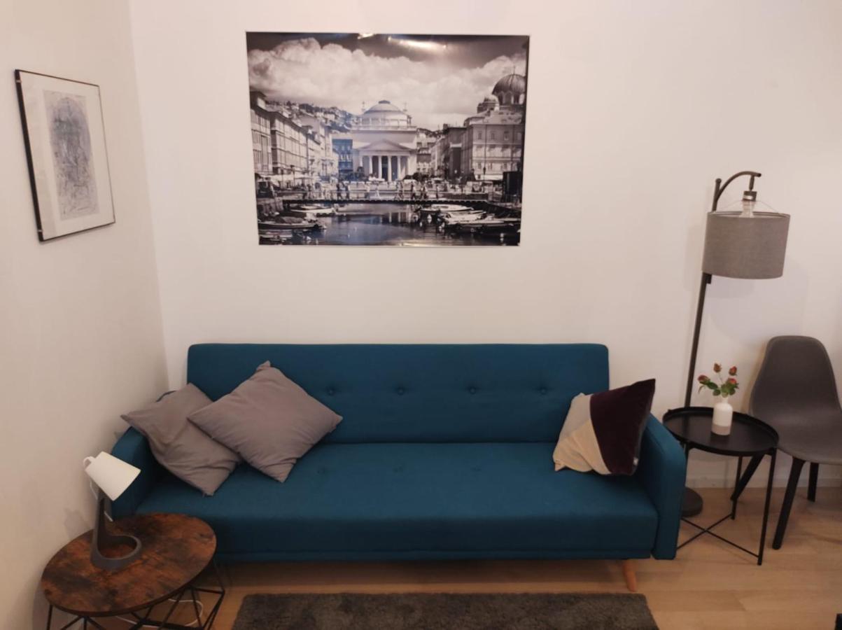 Boutique Apartments Cecilia ตรีเอสเต ภายนอก รูปภาพ