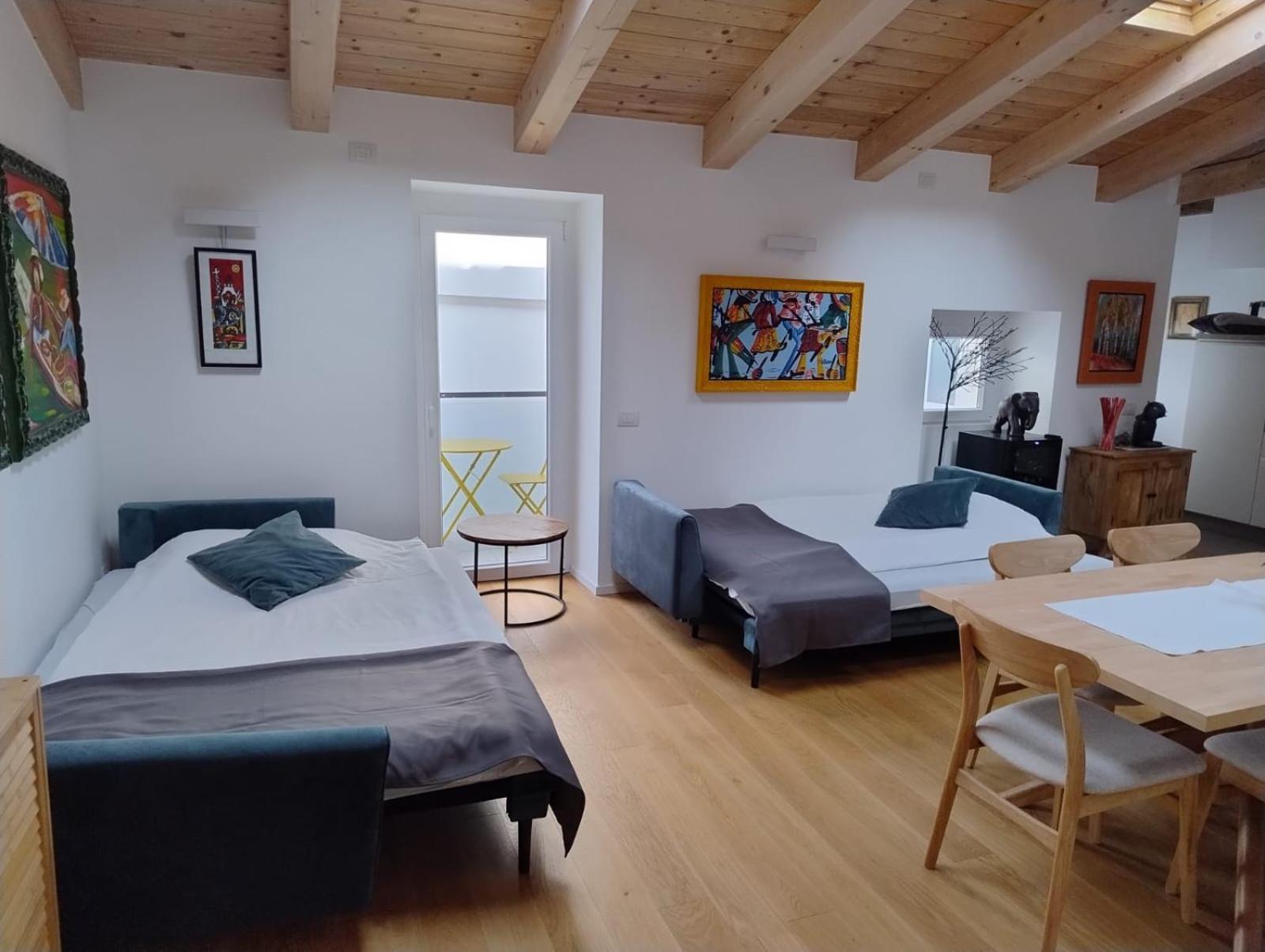 Boutique Apartments Cecilia ตรีเอสเต ภายนอก รูปภาพ